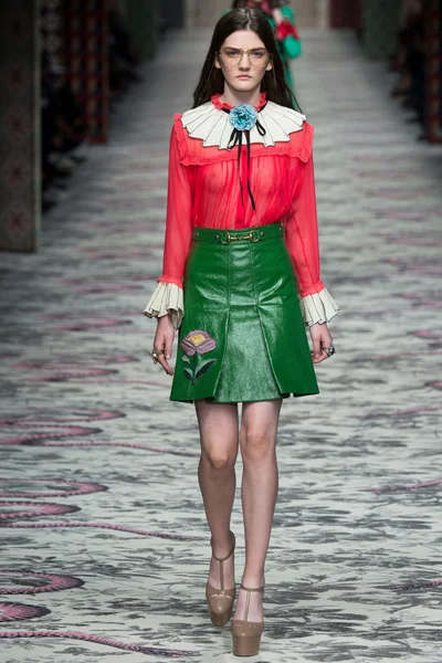 Look 34